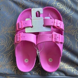 🌵3/$15 Vibrant Pink Double Strap Waterproof Slip On Sandals ( see description)